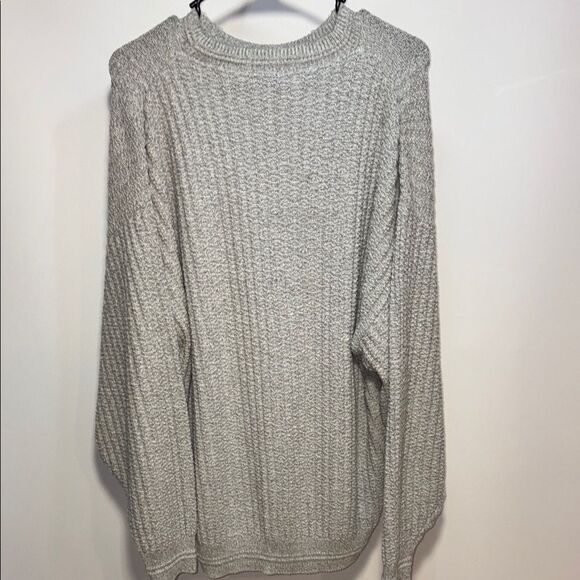 Bill Blass Textured Gray Crewneck Sweater - Picture 6 of 8